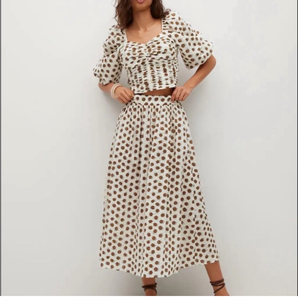 NWT mango A line skirt, fits L-XL, but tag is L.